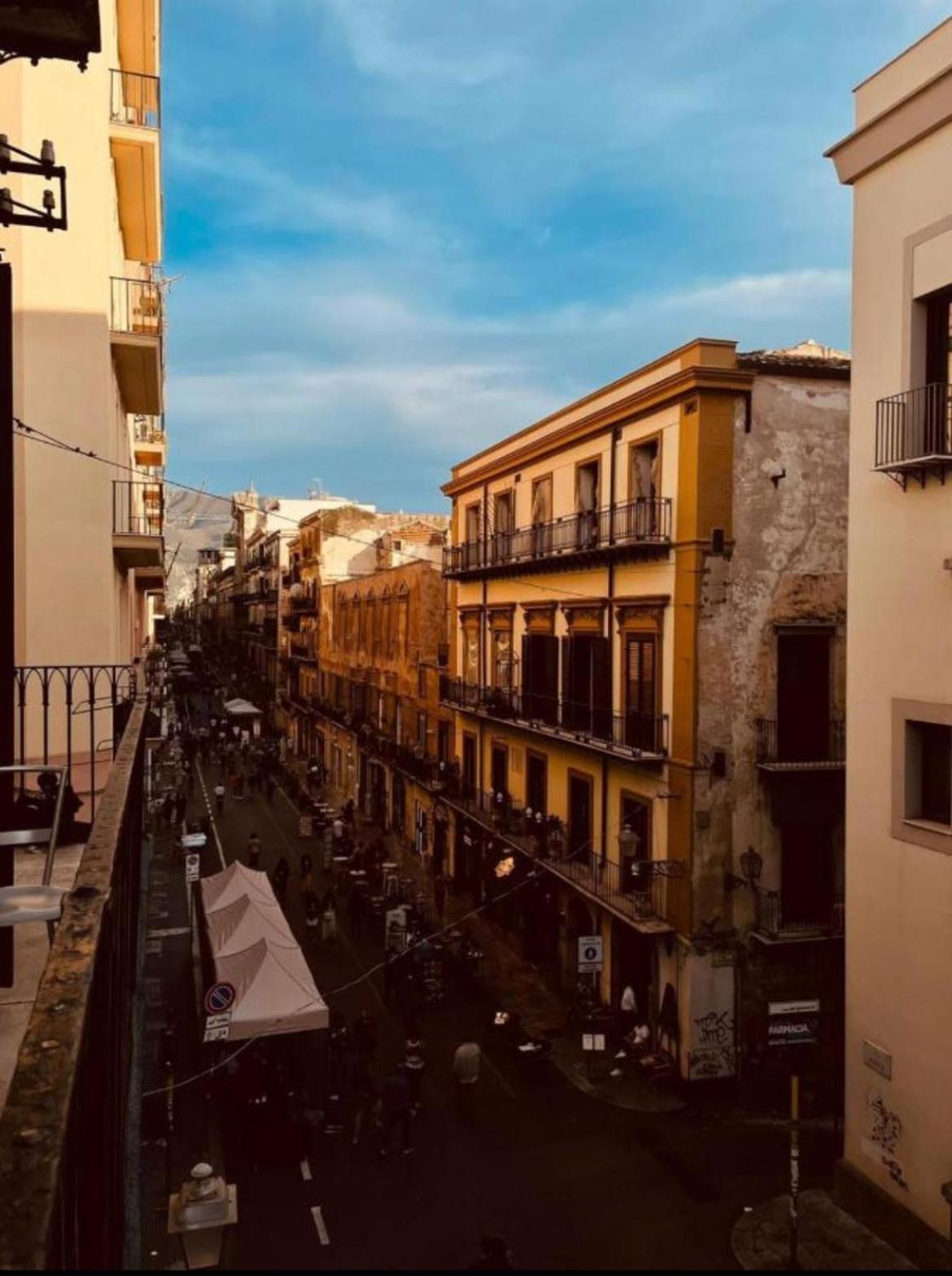 Maqueda Vibes Apartment Palermo Bagian luar foto