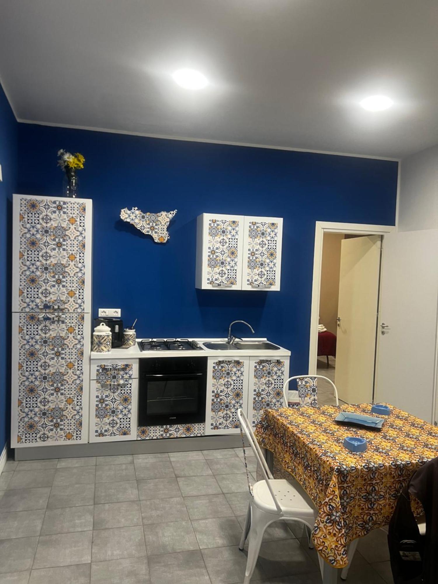 Maqueda Vibes Apartment Palermo Bagian luar foto