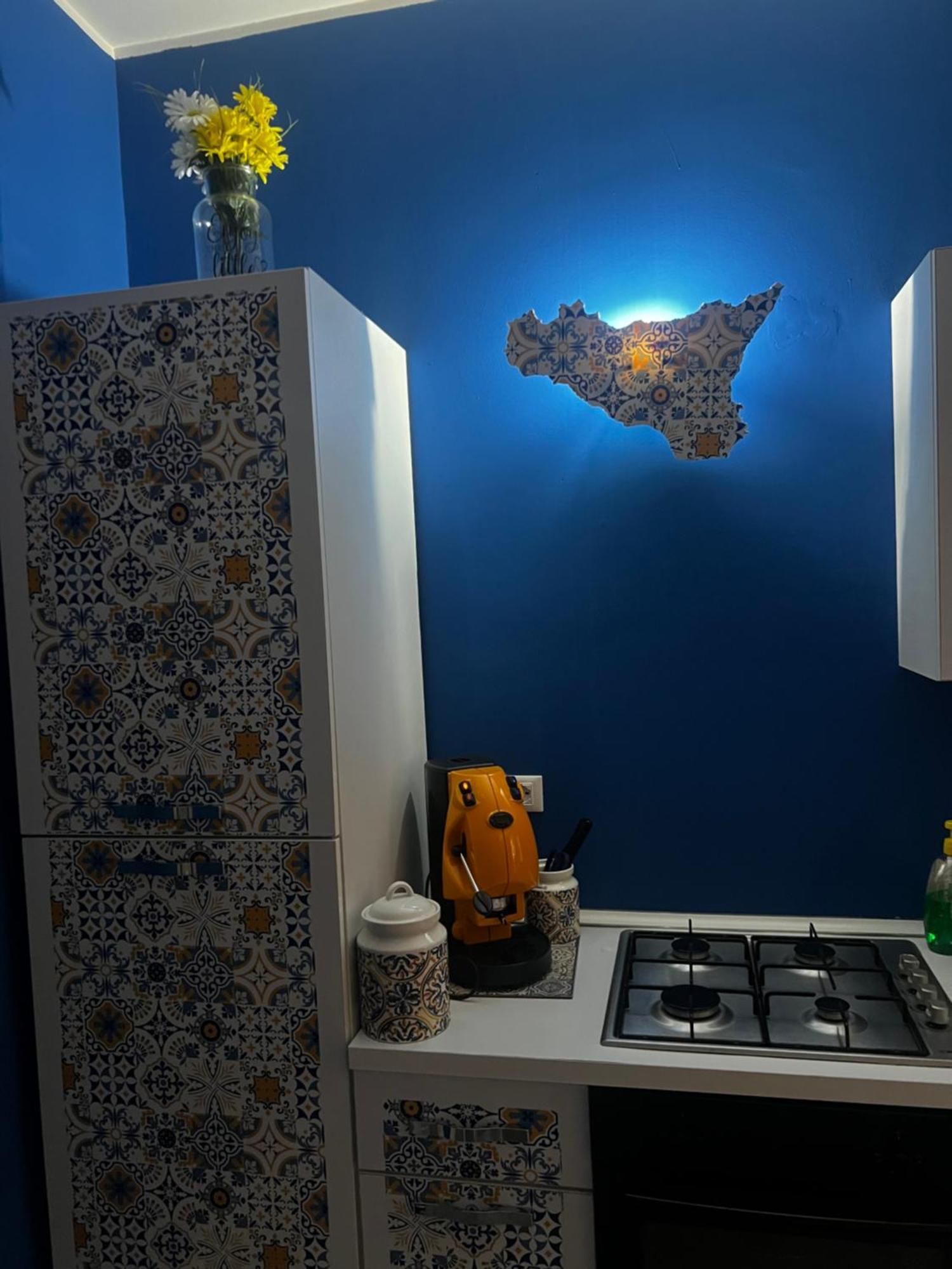 Maqueda Vibes Apartment Palermo Bagian luar foto
