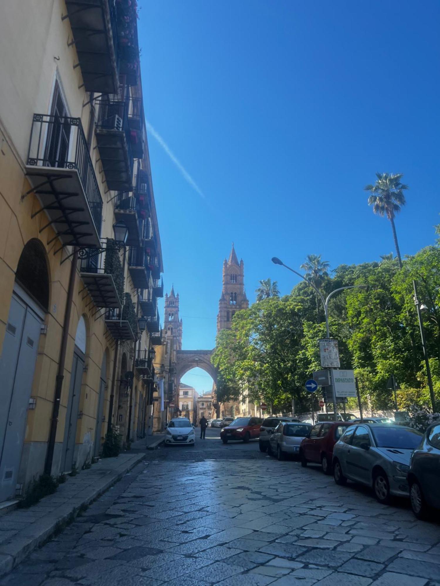 Maqueda Vibes Apartment Palermo Bagian luar foto