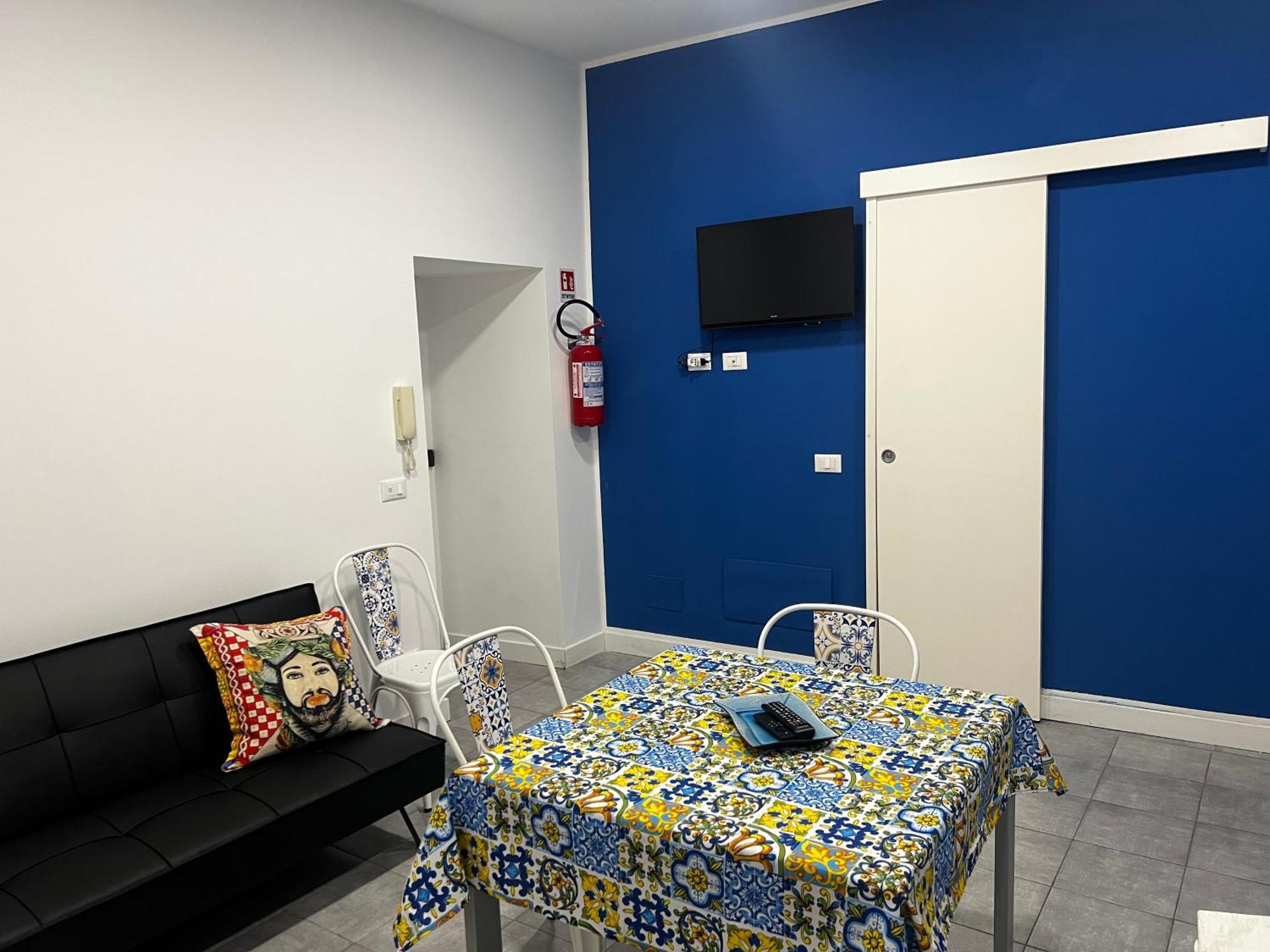 Maqueda Vibes Apartment Palermo Bagian luar foto